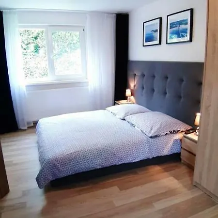 Goscinne Gasowscy Dzieci Od 12 Roku Zycia ホームステイ ミエンジズドロイェ