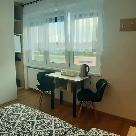 Goscinne Gasowscy Dzieci Od 12 Roku Zycia ホームステイ ミエンジズドロイェ